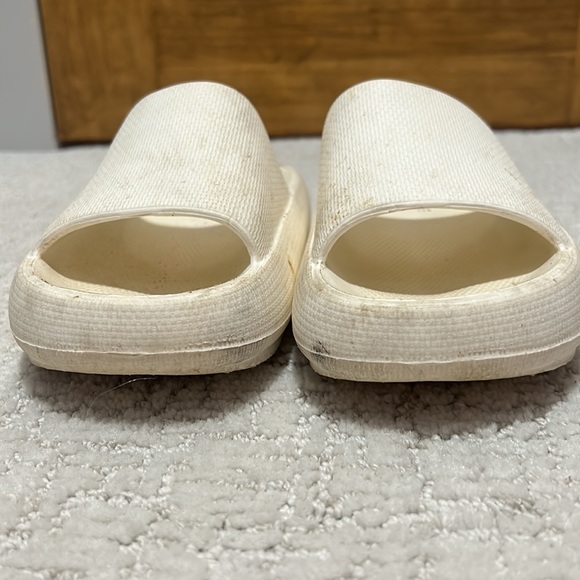 🩴🩴BEACH SHOES🩴🩴 - Picture 5 of 5